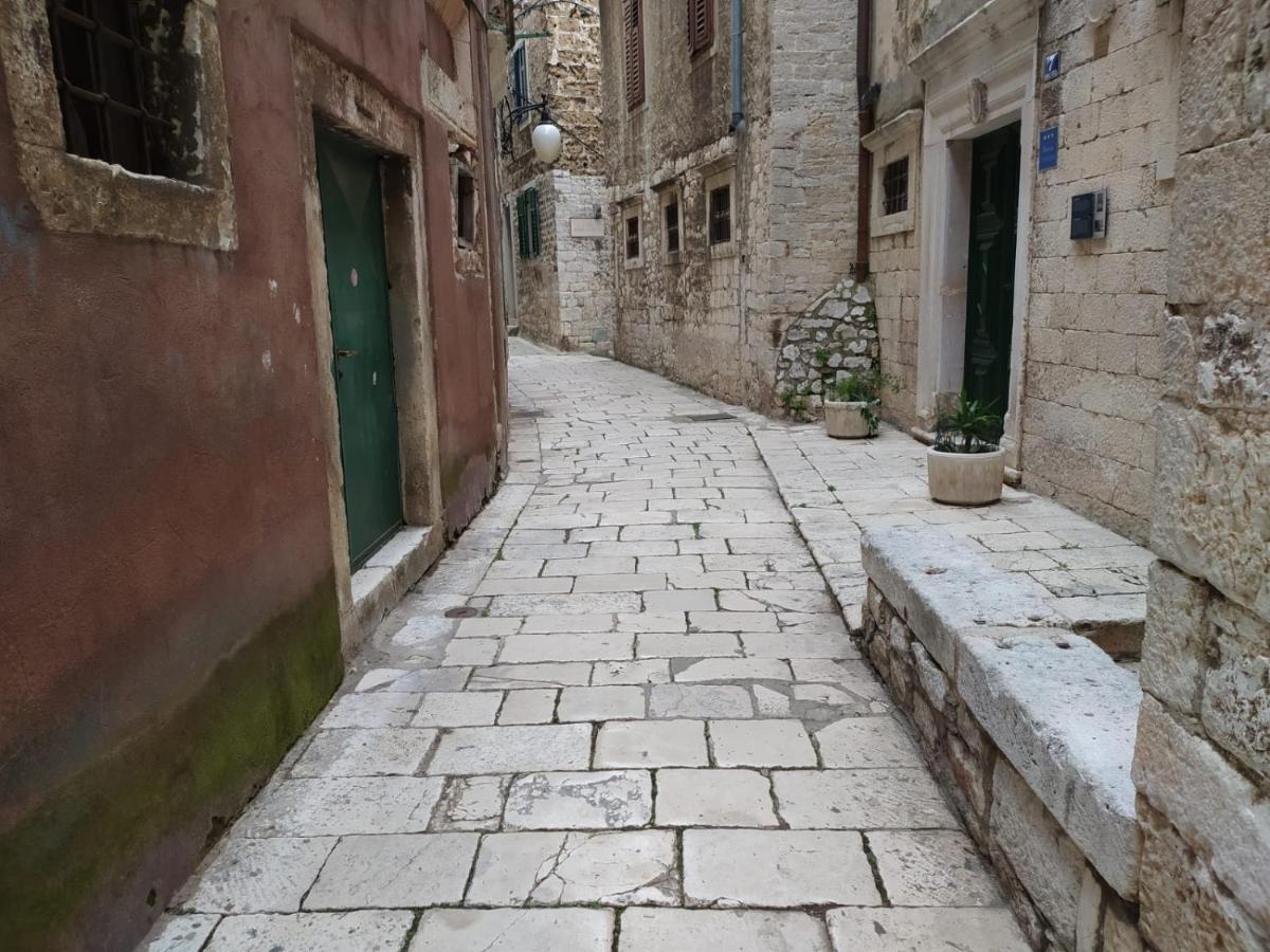 Апартаменты Old Stone House St Lawrence In The Heart Of Sibenik'S Old Town Экстерьер фото